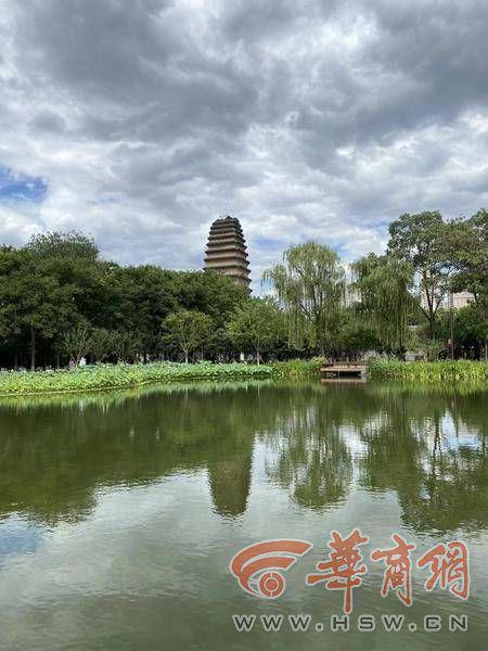 西安天空漫畫(huà)云與淡積云 專(zhuān)家稱(chēng)學(xué)名是淡積云，揭示云之美妙的自然現(xiàn)象